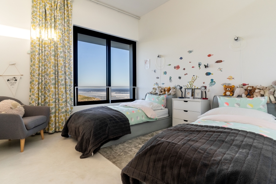 6 Bedroom Property for Sale in Yzerfontein Western Cape